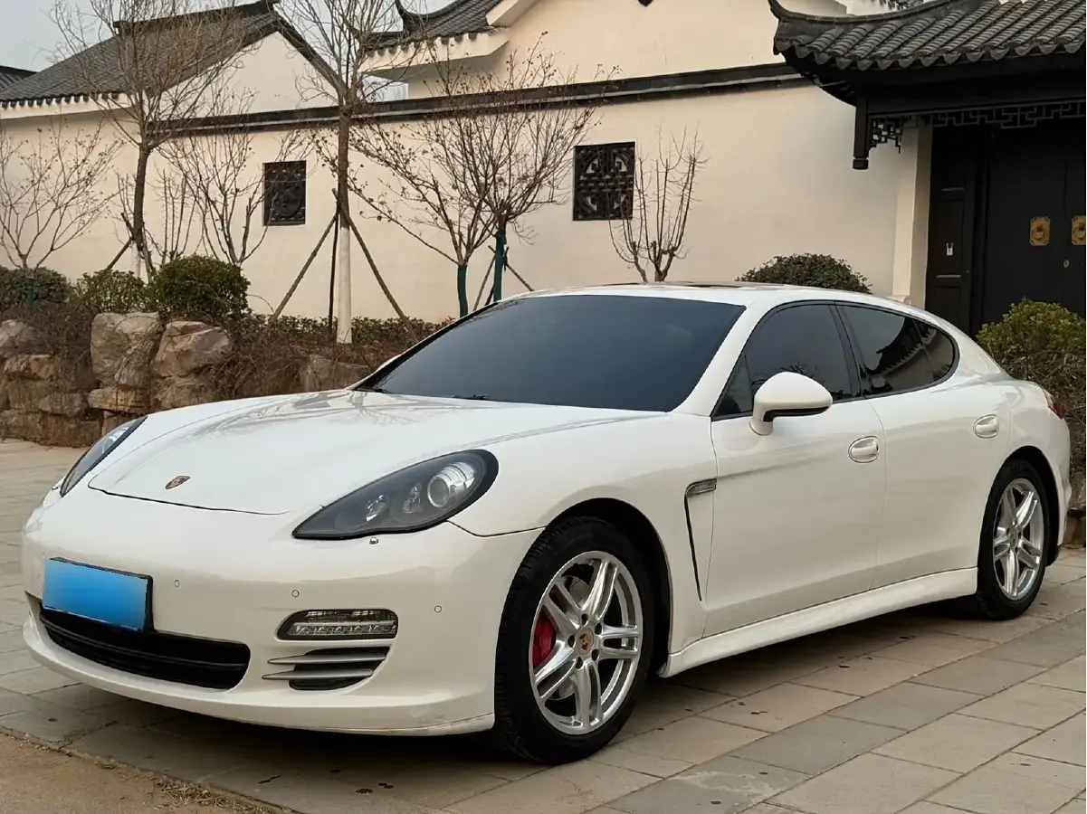 2010 Porsche Panamera 3.6L 300HP V6 7DCT