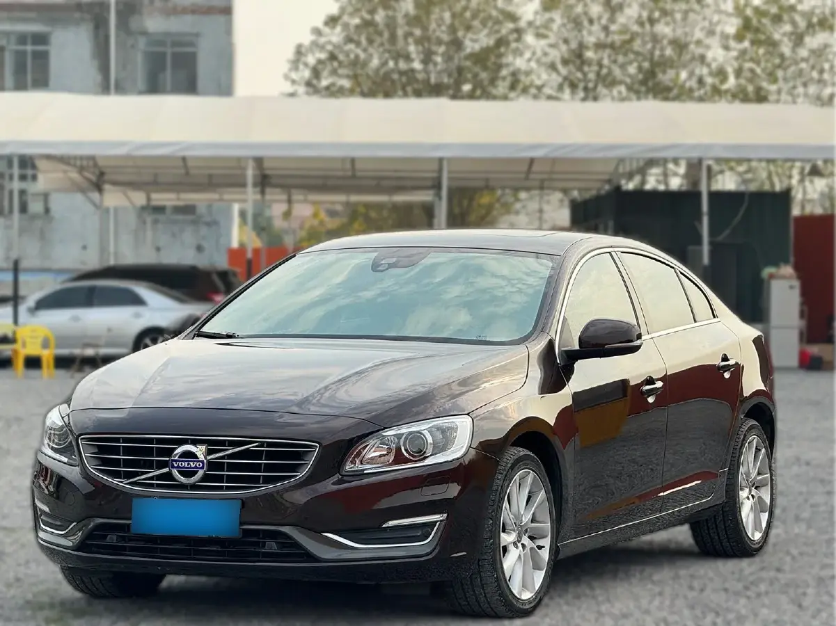 2018 Volvo S60 2.0T 190HP L4 6AT