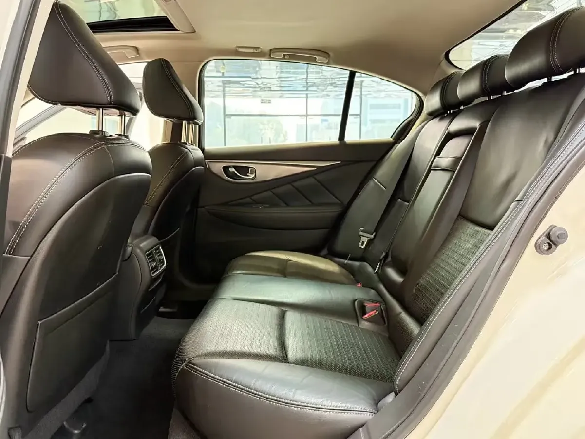 2014 Infiniti Q50 3.7L 351HP V6 7AT,autocango,china used car exporter,china ev exporter,chinese used car exporter,chinese used ev exporter