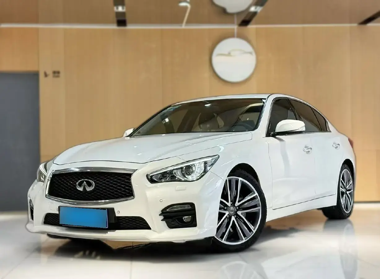 2014 Infiniti Q50 3.7L 351HP V6 7AT