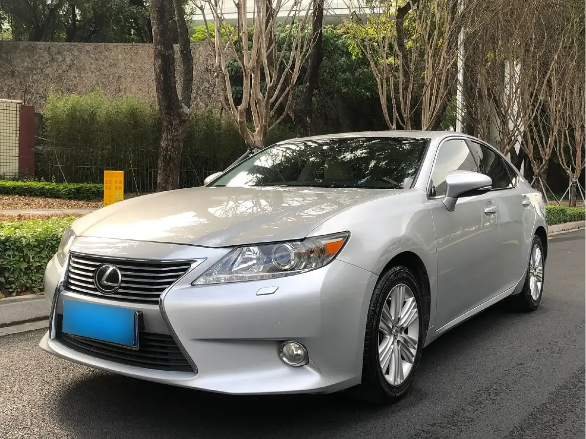 2013 Lexus ES 2.5L 184HP L4 6AT