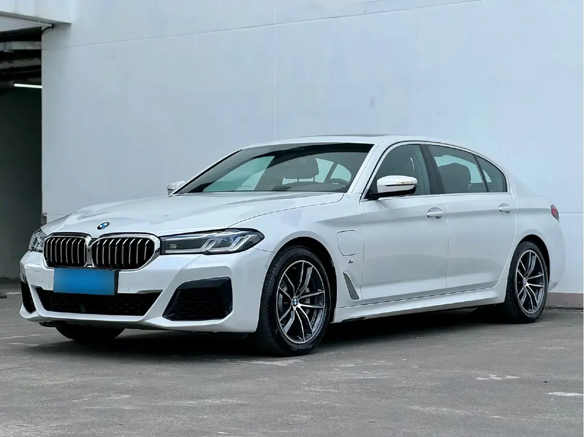 2021 BMW 5 Series 2.0T 184HP L4 8AT PHEV 17.7KWH