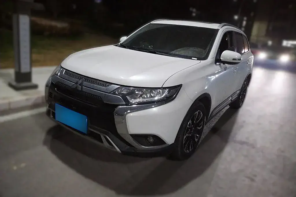 2020 Mitsubishi Outlander 2.0L 166HP L4 CVT