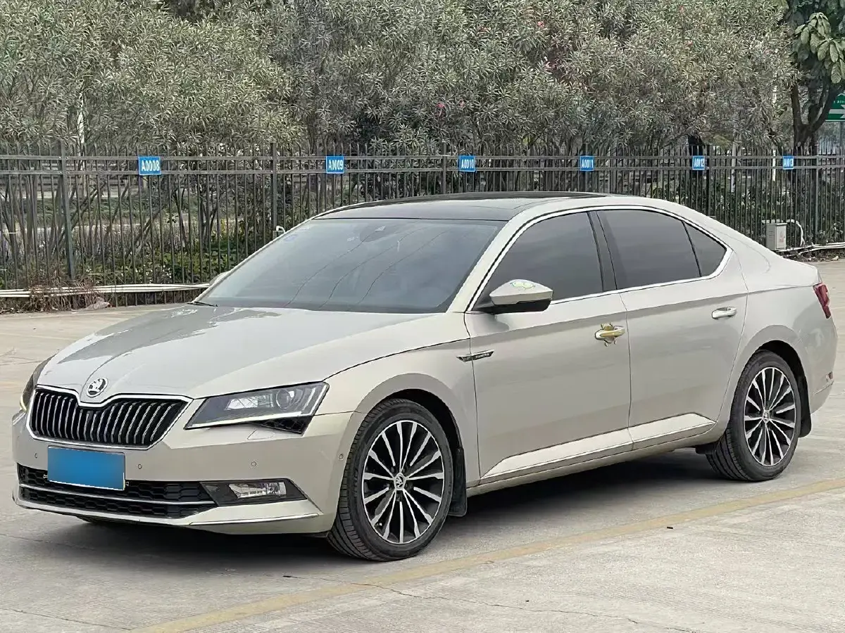 2016 Skoda Superb 1.8T 180HP L4 7DCT