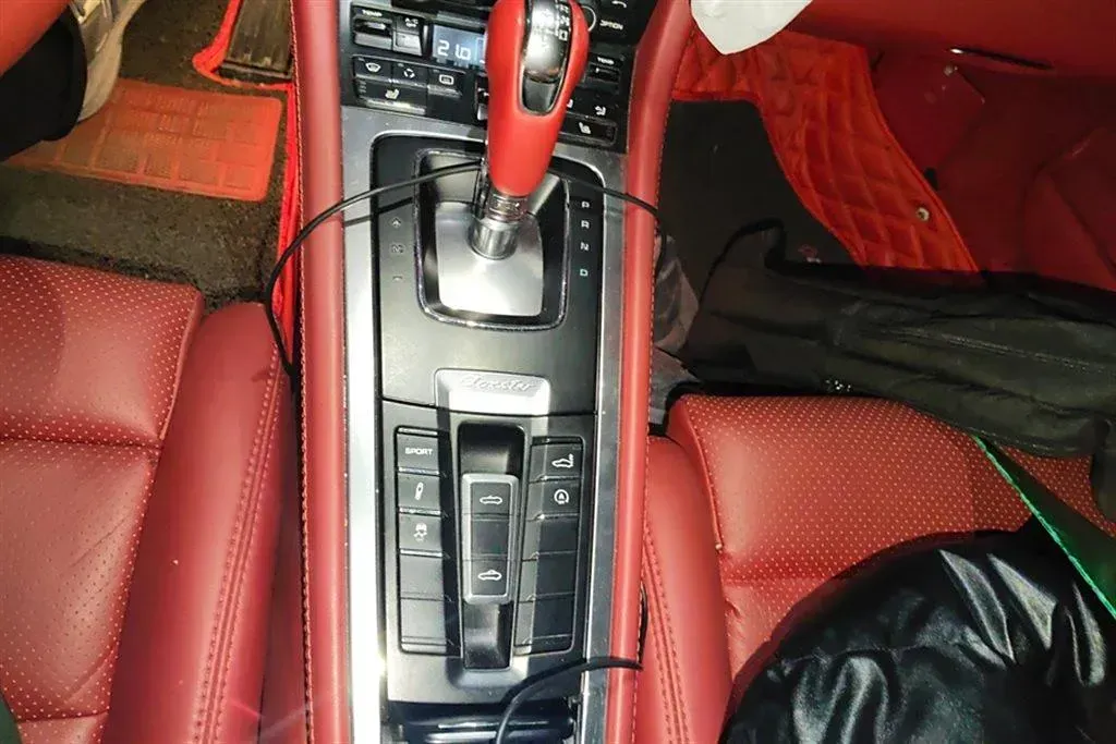 2013 Porsche Boxster 2.7L 265HP H6 7DCT,autocango,china used car exporter,china ev exporter,chinese used car exporter,chinese used ev exporter