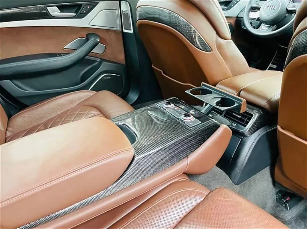 2013 Audi S8 4.0T 520HP V8 8AT,autocango,china used car exporter,china ev exporter,chinese used car exporter,chinese used ev exporter