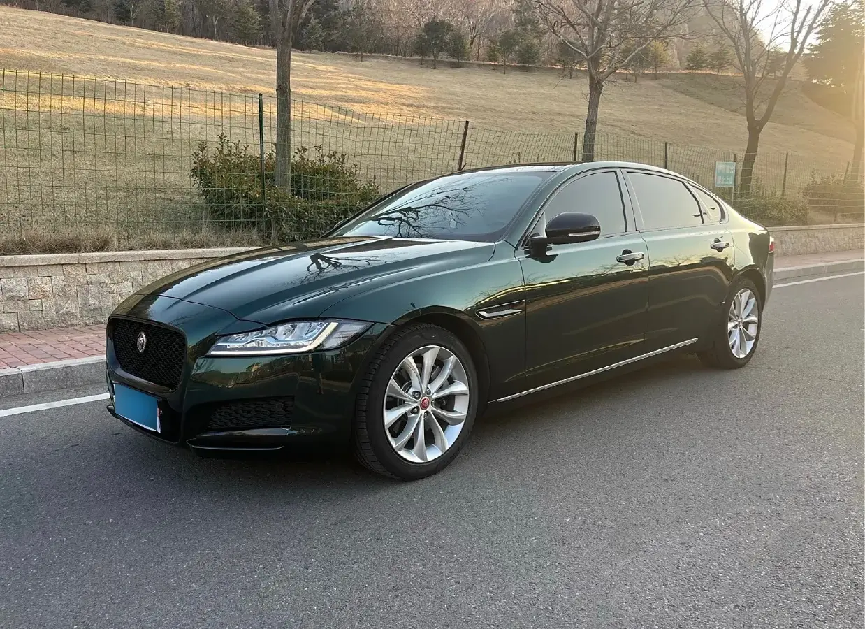2019 Jaguar XFL 2.0T 250HP L4 8AT