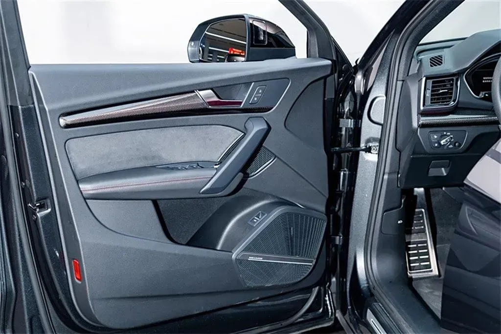 2021 Audi SQ5 3.0T 354HP V6 8AT,autocango,china used car exporter,china ev exporter,chinese used car exporter,chinese used ev exporter