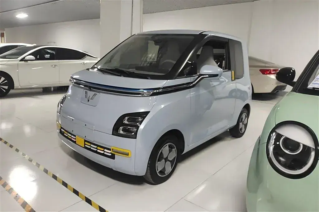 2023 WuLing Air ev BEV 28.4KWH
