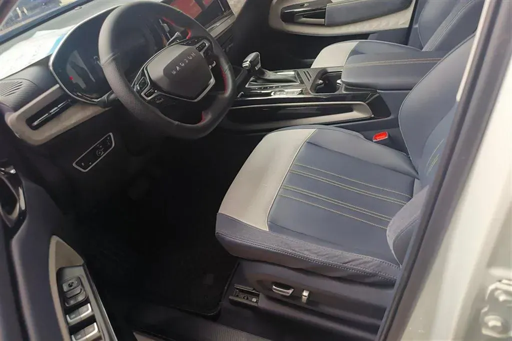 2019 BaoJun RM-5 1.5T 147HP L4 CVT,autocango,china used car exporter,china ev exporter,chinese used car exporter,chinese used ev exporter