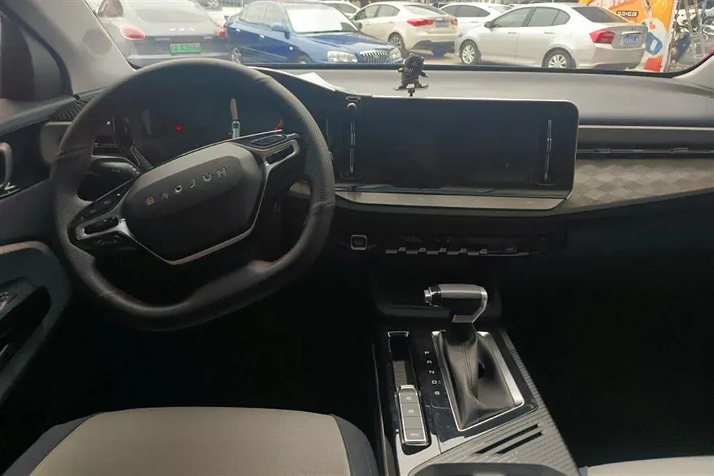 2019 BaoJun RM-5 1.5T 147HP L4 CVT,autocango,china used car exporter,china ev exporter,chinese used car exporter,chinese used ev exporter