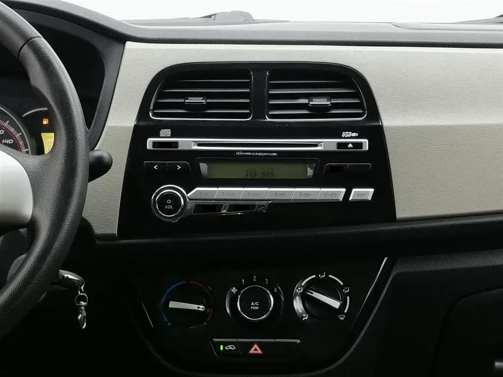 2013 ChangAn Oshan Eulove 1.2L 90HP L4 5MT,autocango,china used car exporter,china ev exporter,chinese used car exporter,chinese used ev exporter