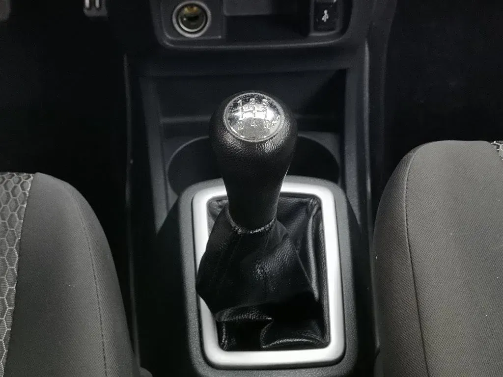 2013 ChangAn Oshan Eulove 1.2L 90HP L4 5MT,autocango,china used car exporter,china ev exporter,chinese used car exporter,chinese used ev exporter