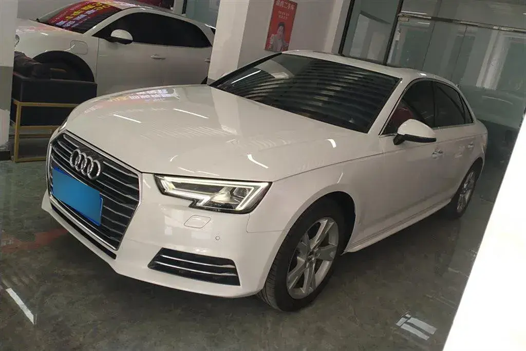 2018 Audi A4L 2.0T 190HP L4 7DCT