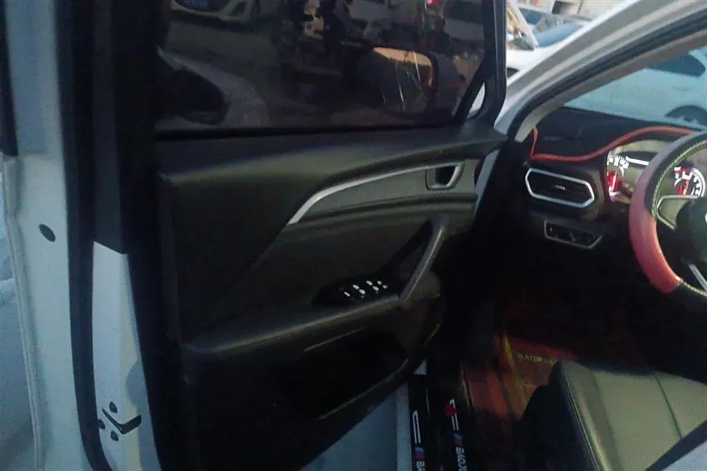 2019 BaoJun RS-5 1.5T 147HP L4 CVT,autocango,china used car exporter,china ev exporter,chinese used car exporter,chinese used ev exporter