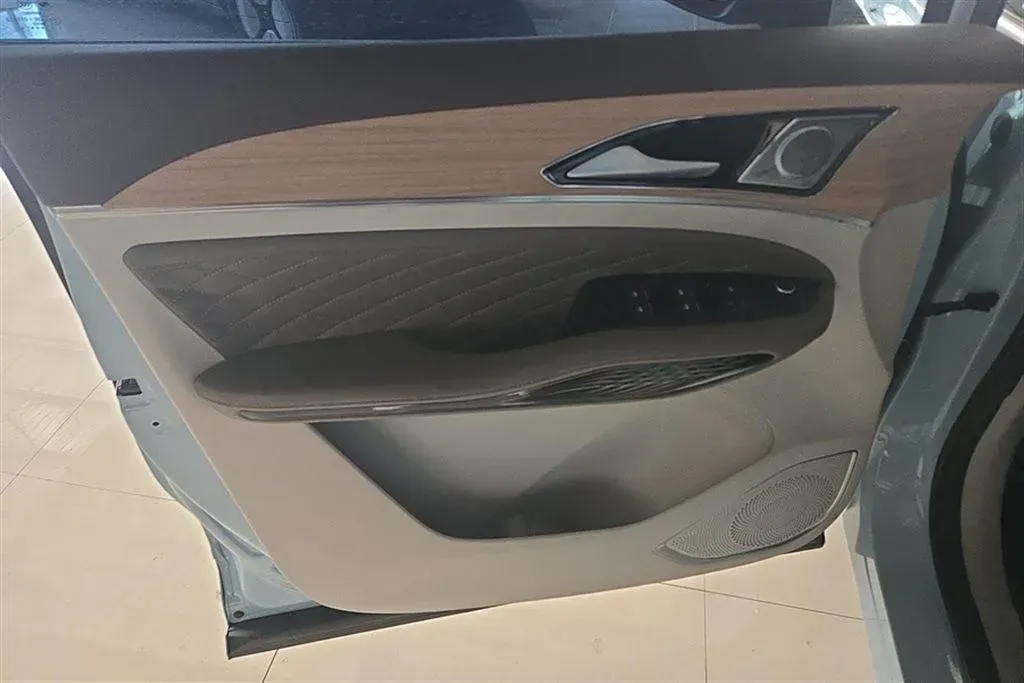 2023 DongFeng Forthing Yacht 1.5T 197HP L4 7DCT,autocango,china used car exporter,china ev exporter,chinese used car exporter,chinese used ev exporter