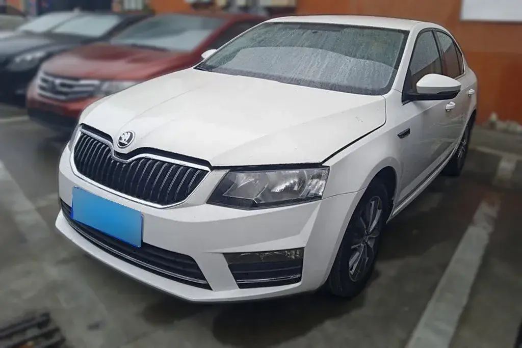 2017 Skoda Octavia 1.6L 110HP L4 6AT