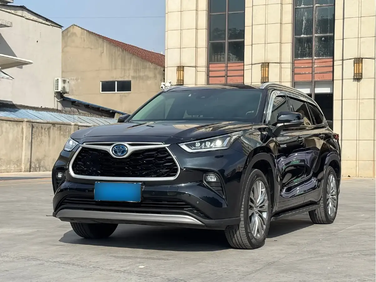 2022 Toyota Highlander 2.5L 192HP L4 E-CVT Hybrid