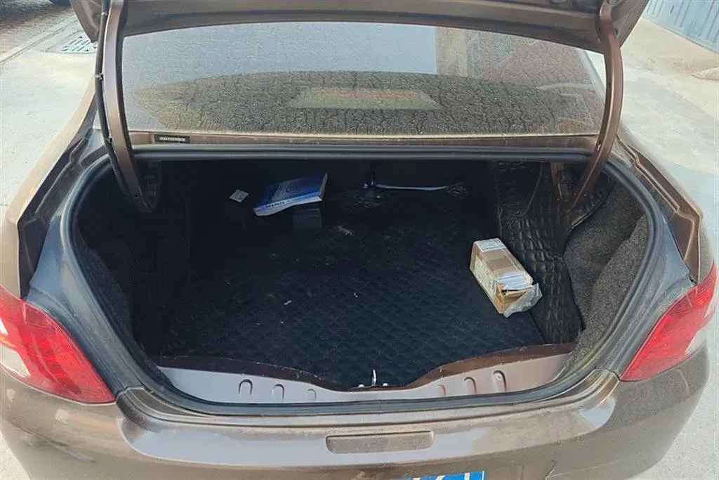 2014 Peugeot 301 1.6L 117HP L4 5MT,autocango,china used car exporter,china ev exporter,chinese used car exporter,chinese used ev exporter