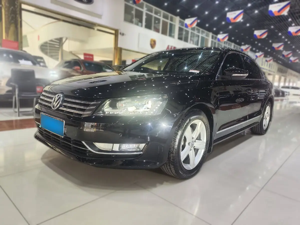 2014 Volkswagen Passat 2.0T 200HP L4 6DCT