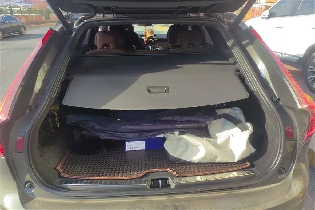 2021 Volvo V90 2.0T 250HP L4 8AT,autocango,china used car exporter,china ev exporter,chinese used car exporter,chinese used ev exporter