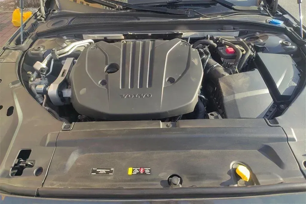 2021 Volvo V90 2.0T 250HP L4 8AT,autocango,china used car exporter,china ev exporter,chinese used car exporter,chinese used ev exporter