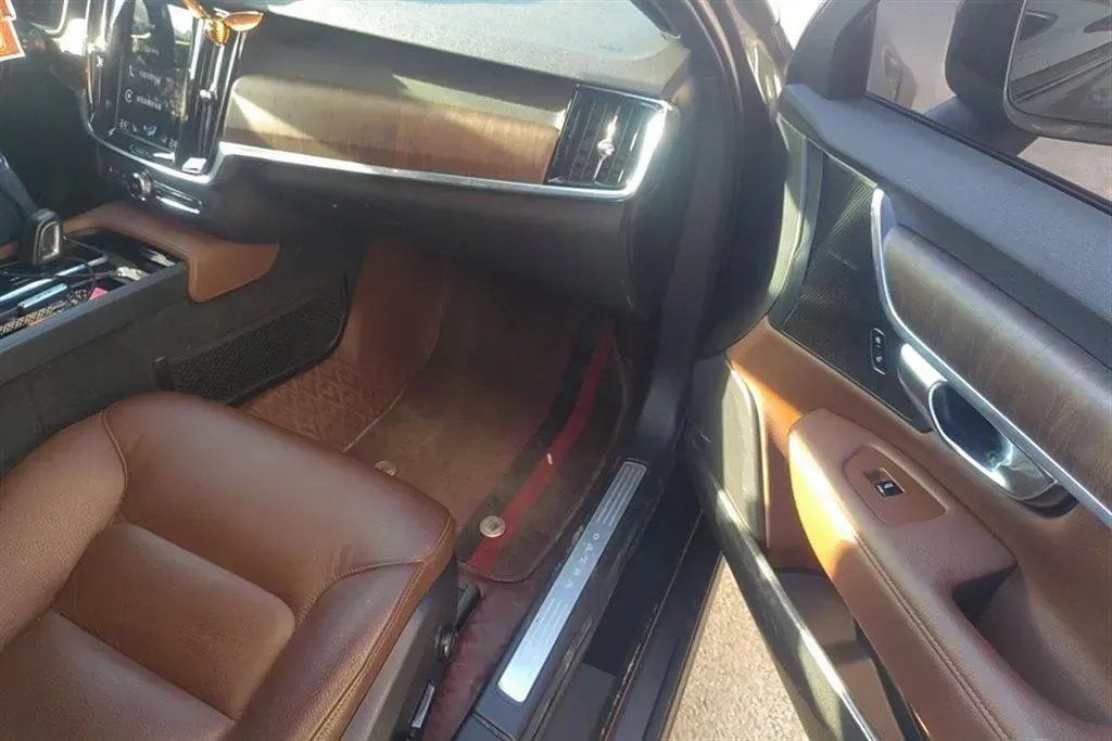 2021 Volvo V90 2.0T 250HP L4 8AT,autocango,china used car exporter,china ev exporter,chinese used car exporter,chinese used ev exporter