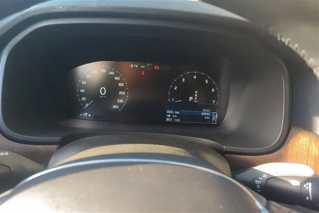 2021 Volvo V90 2.0T 250HP L4 8AT,autocango,china used car exporter,china ev exporter,chinese used car exporter,chinese used ev exporter