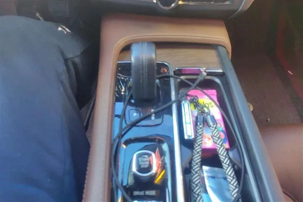 2021 Volvo V90 2.0T 250HP L4 8AT,autocango,china used car exporter,china ev exporter,chinese used car exporter,chinese used ev exporter