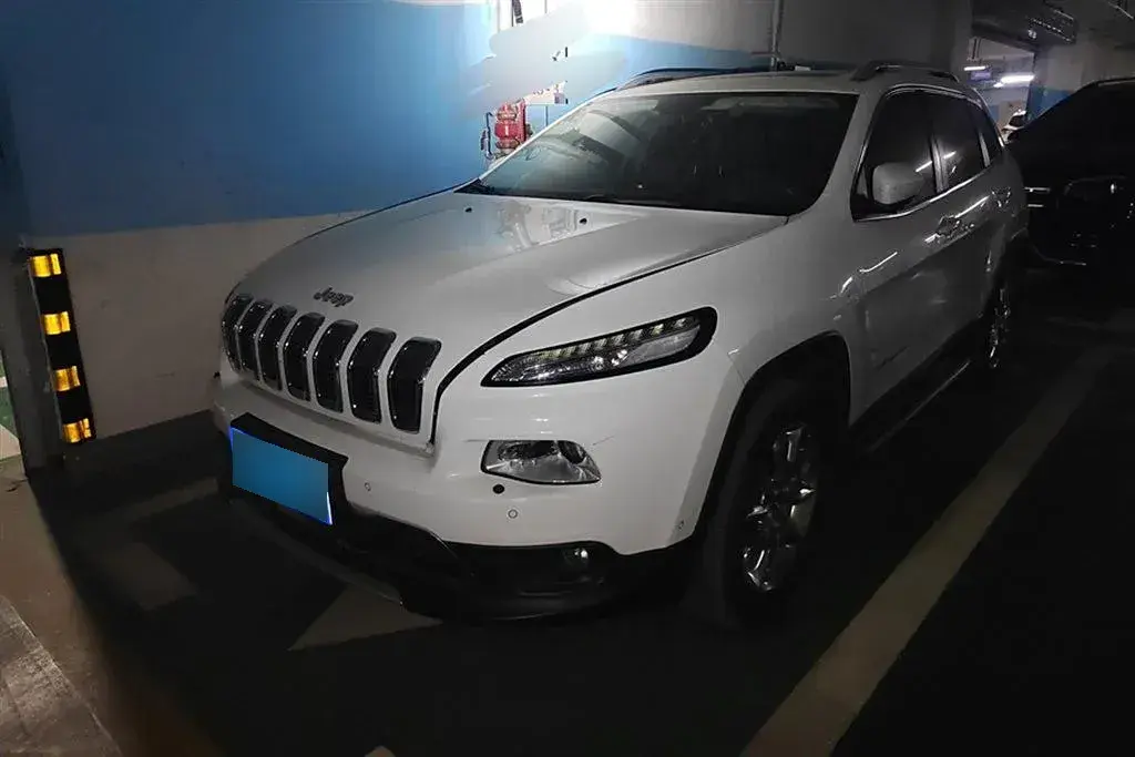 2016 Jeep Cherokee 2.4L 175HP L4 9AT