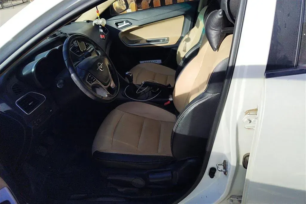 2015 HaiMa Family 1.6L 125HP L4 6MT,autocango,china used car exporter,china ev exporter,chinese used car exporter,chinese used ev exporter