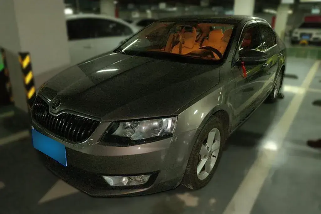 2015 Skoda Octavia 1.6L 110HP L4 6AT