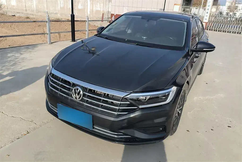 2020 Volkswagen Sagitar 1.2T 116HP L4 7DCT