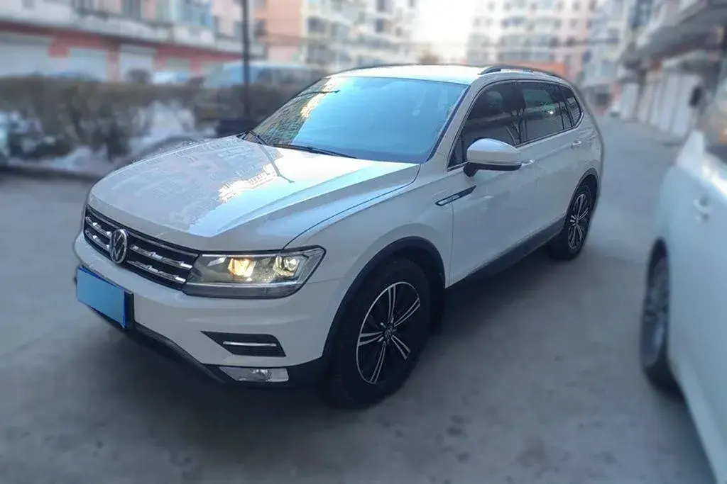 2021 Volkswagen Tiguan L 2.0T 186HP L4 7DCT