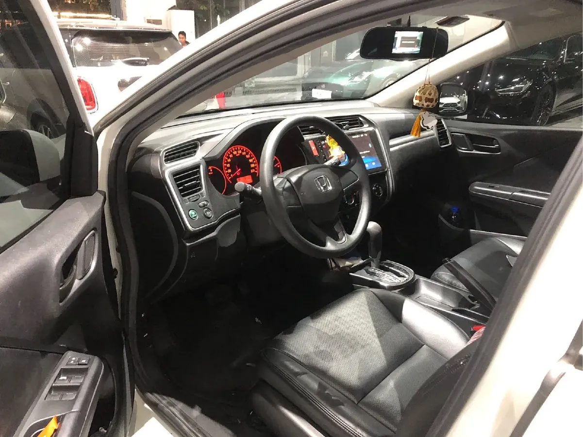 2017 Honda Gienia 1.5L 131HP L4 CVT,autocango,china used car exporter,china ev exporter,chinese used car exporter,chinese used ev exporter