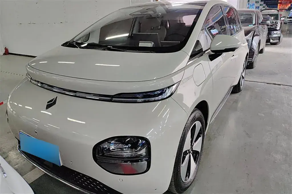 2023 BaoJun Cloud BEV 50.6KWH