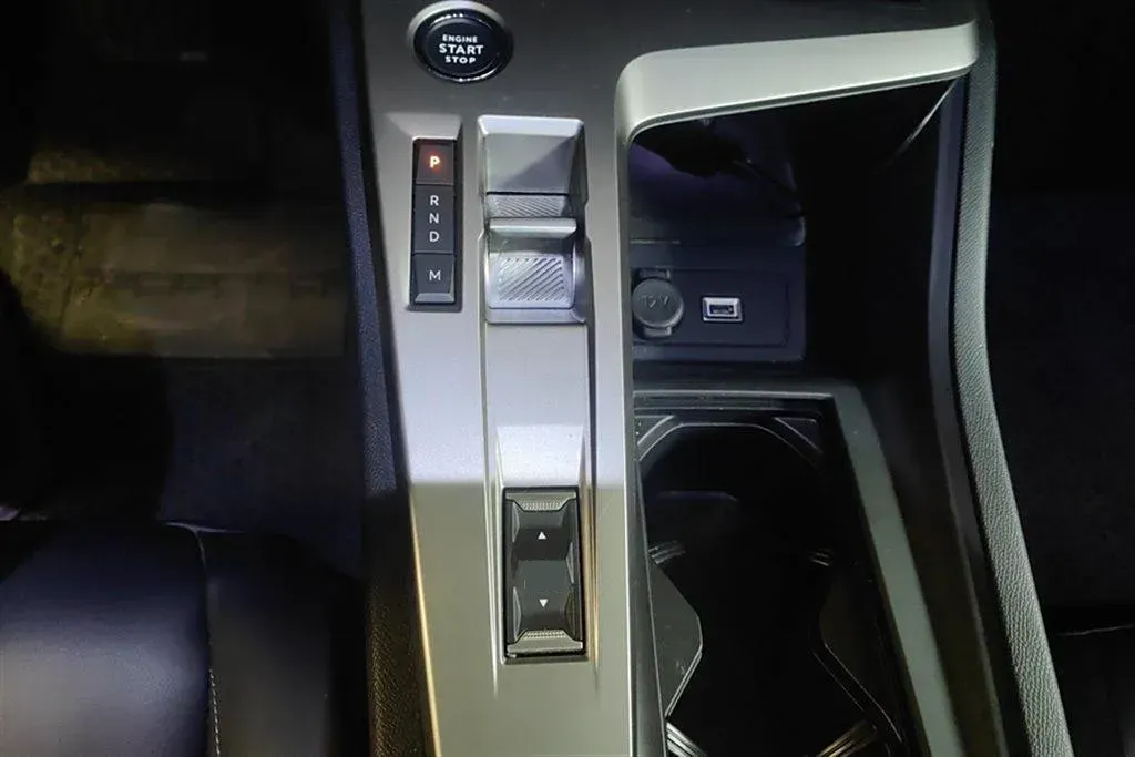 2023 Peugeot 408X 1.6T 175HP L4 8AT,autocango,china used car exporter,china ev exporter,chinese used car exporter,chinese used ev exporter