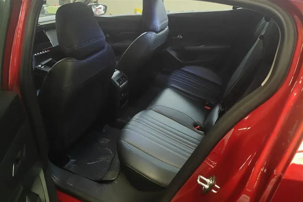 2023 Peugeot 408X 1.6T 175HP L4 8AT,autocango,china used car exporter,china ev exporter,chinese used car exporter,chinese used ev exporter