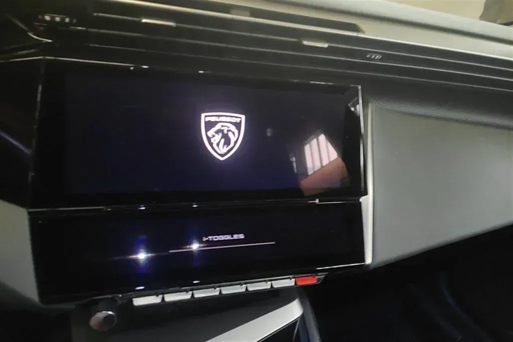 2023 Peugeot 408X 1.6T 175HP L4 8AT,autocango,china used car exporter,china ev exporter,chinese used car exporter,chinese used ev exporter