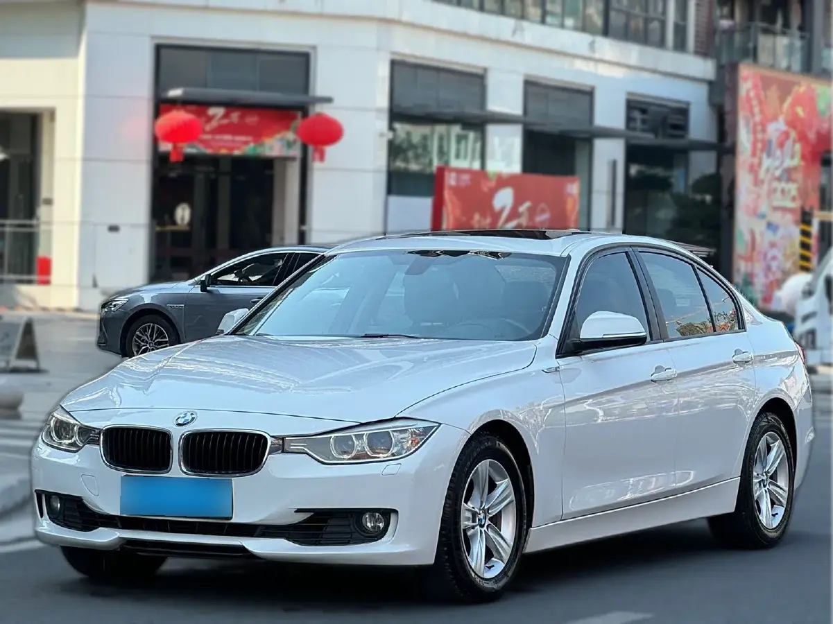 2014 BMW 3 Series 2.0T 184HP L4 8AT