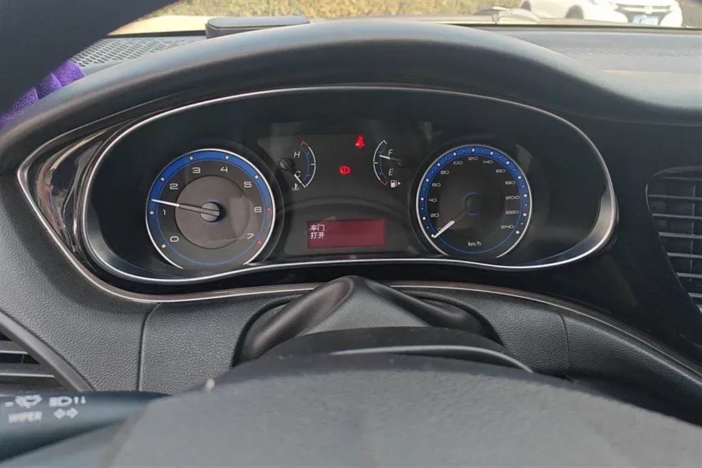 2015 Fiat Viaggio 1.4T 120HP L4 5MT,autocango,china used car exporter,china ev exporter,chinese used car exporter,chinese used ev exporter