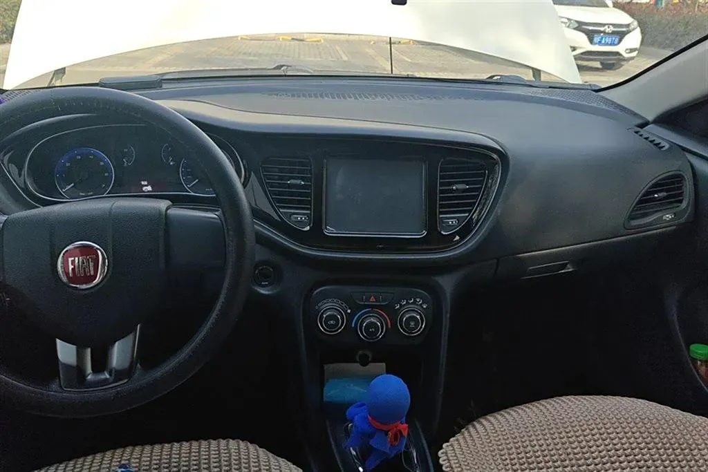 2015 Fiat Viaggio 1.4T 120HP L4 5MT,autocango,china used car exporter,china ev exporter,chinese used car exporter,chinese used ev exporter