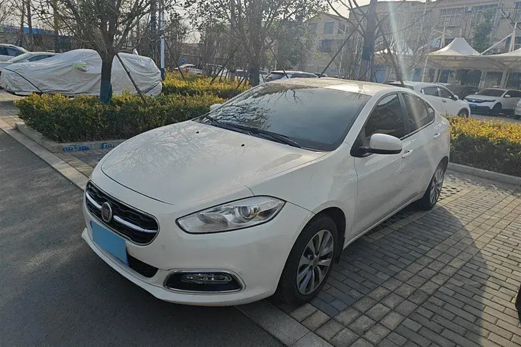2015 Fiat Viaggio 1.4T 120HP L4 5MT