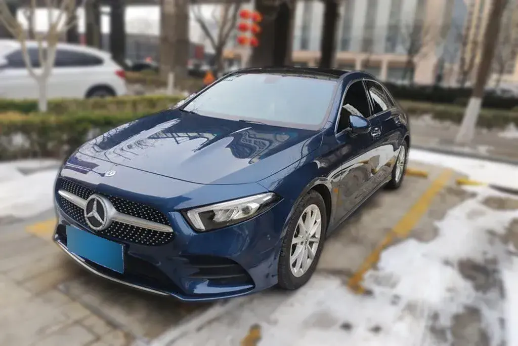 2019 Mercedes-Benz A Class 1.3T 163HP L4 7DCT