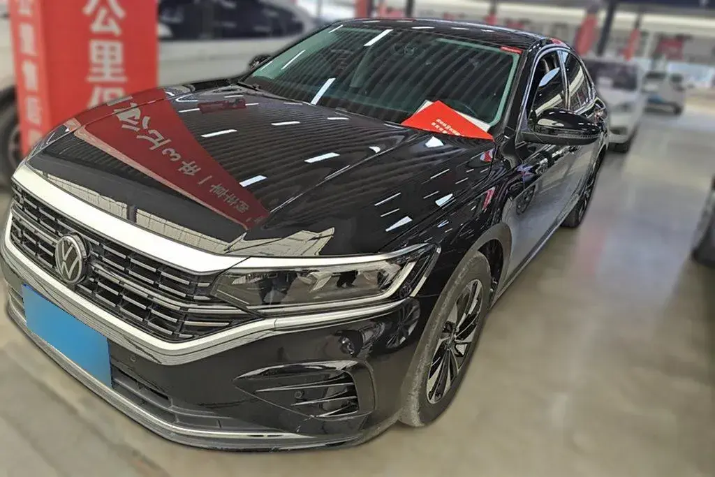 2023 Volkswagen Passat 2.0T 186HP L4 7DCT