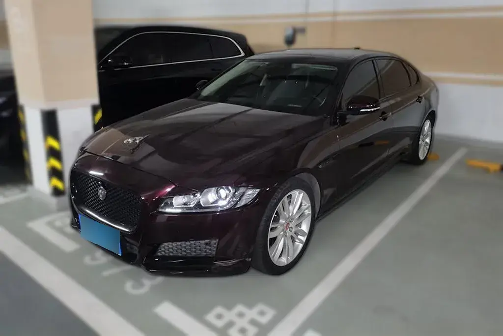 2020 Jaguar XFL 2.0T 200HP L4 8AT