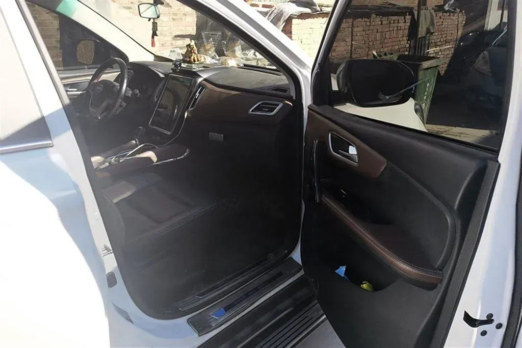 2017 SWM X7 1.5T 156HP L4 6AT,autocango,china used car exporter,china ev exporter,chinese used car exporter,chinese used ev exporter