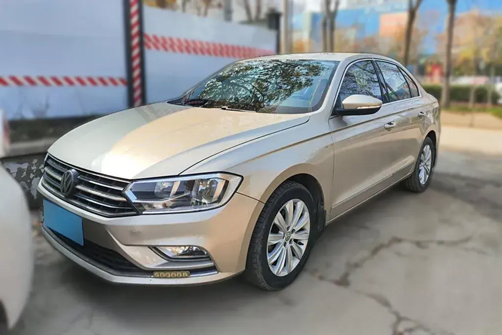 2017 Volkswagen Bora 1.6L 110HP L4 5MT