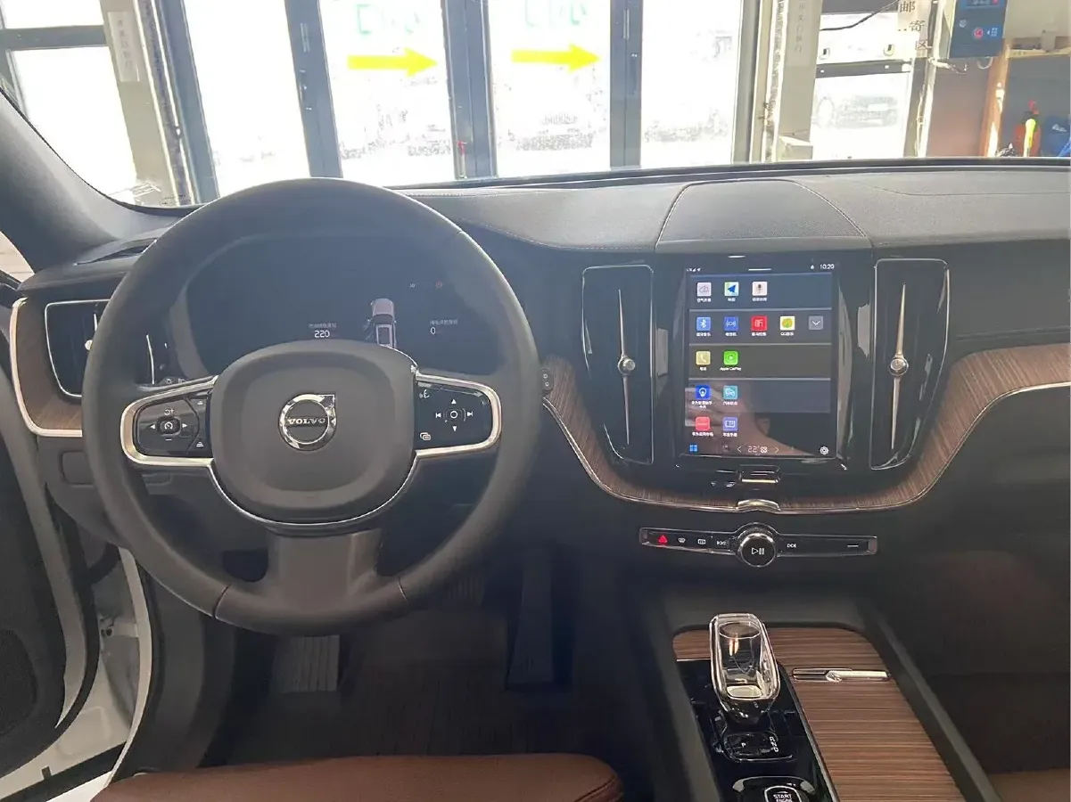 2022 Volvo XC60 PHEV 2.0T 310HP L4 8AT PHEV 18.8KWH,autocango,china used car exporter,china ev exporter,chinese used car exporter,chinese used ev exporter