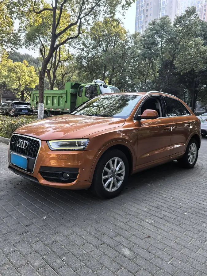 2013 Audi Q3 2.0T 200HP L4 7DCT